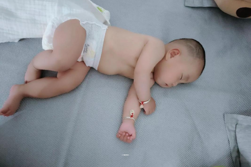 乐平宝宝积食发烧怎么处理